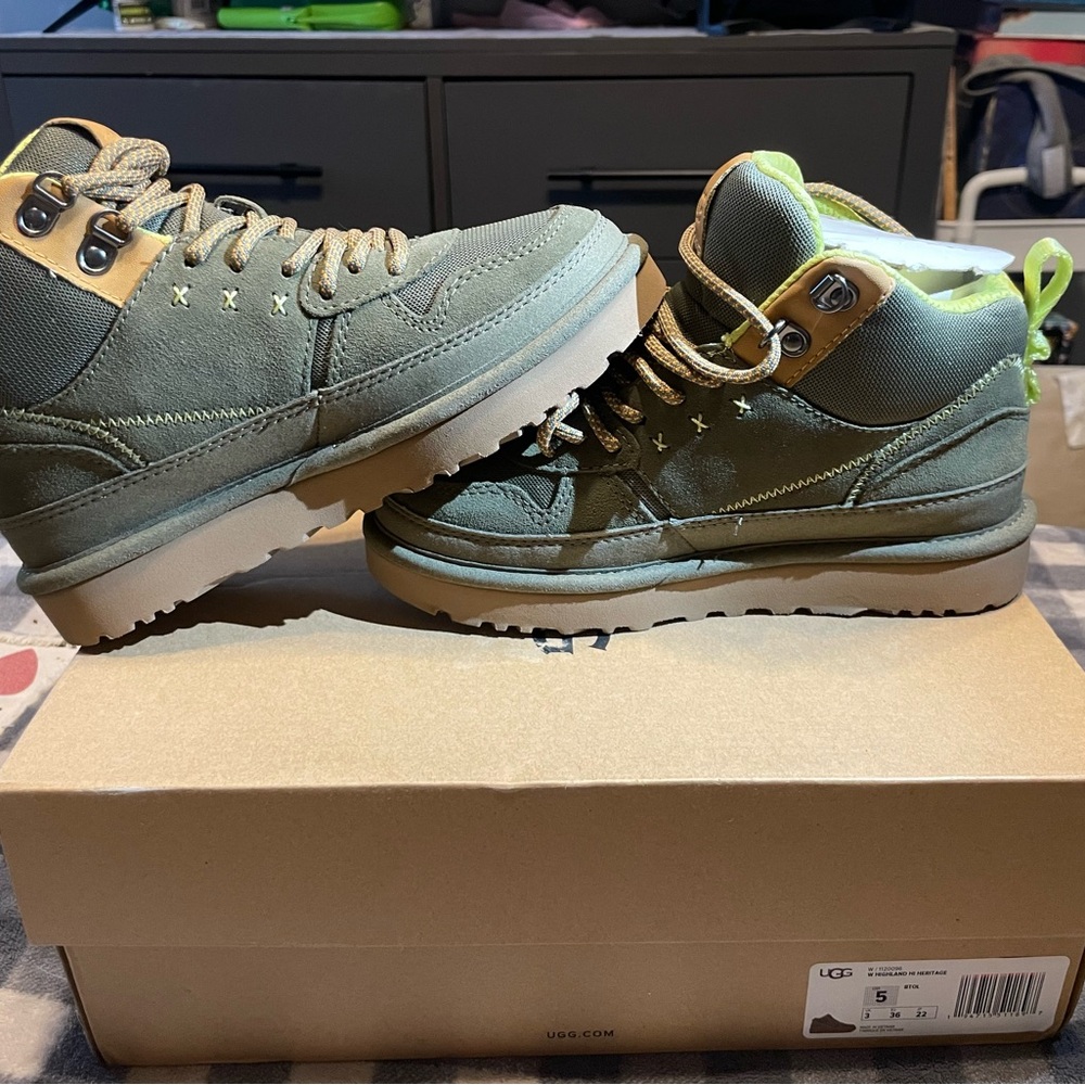 Highland Hi Heritage 'Olive Green' women size 5